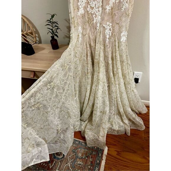 NWOT MAC DUGGAL EMBELLISHED FEATHER CAP SLEEVE ILLUSION NECK TRUMPET GOWN SIZE 4 - Picture 14 of 15